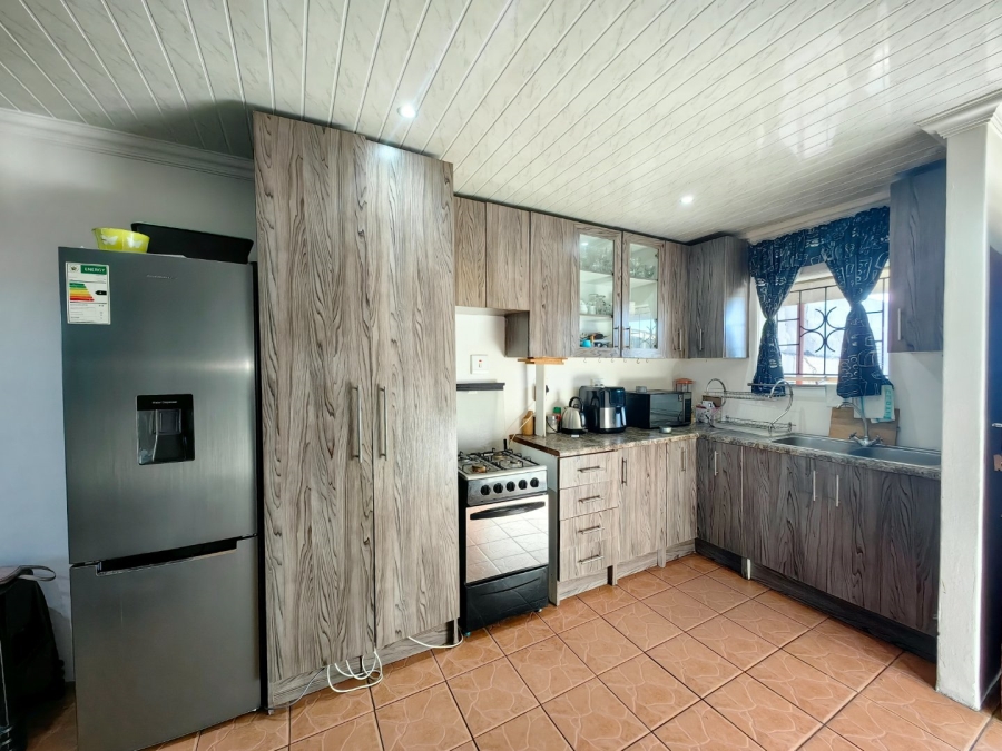 2 Bedroom Property for Sale in Lentegeur Western Cape